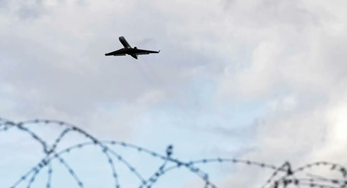 Localizan campo de restos de avión desaparecido frente a Nantucket; buscan a seis personas