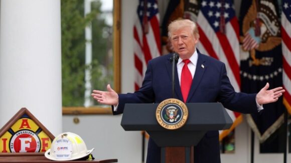 Trump afirma que migrantes “han tomado” Francia; exige cerrar las fronteras tras disturbios