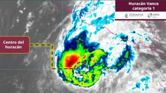 Huracán ‘Vance’ se debilita frente a México, pero amenaza con lluvias muy fuertes y oleaje de hasta 5 metros