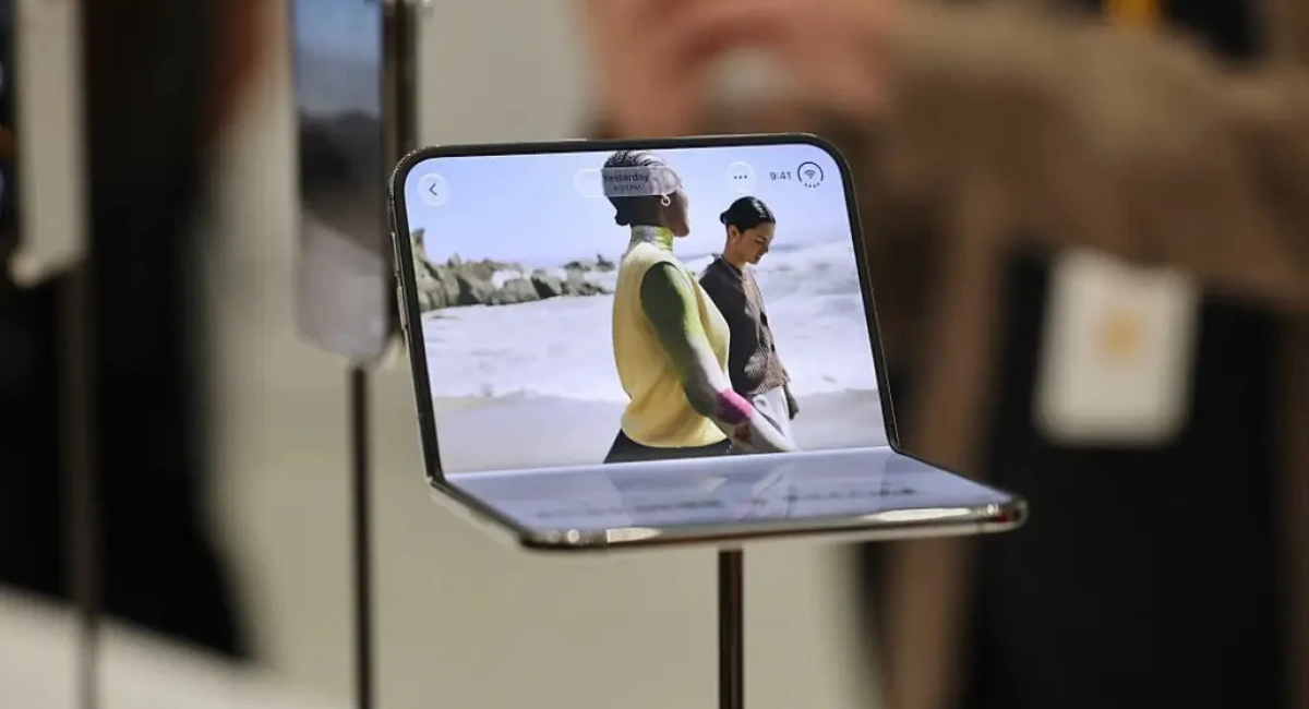 iPhone Duo: Apple admite falla de fábrica en su nuevo celular plegable tras reportes de usuarios