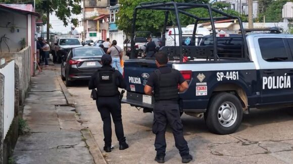 Detienen a mujer acusada de asesinar a puñaladas a su esposo en Nanchital, Veracruz